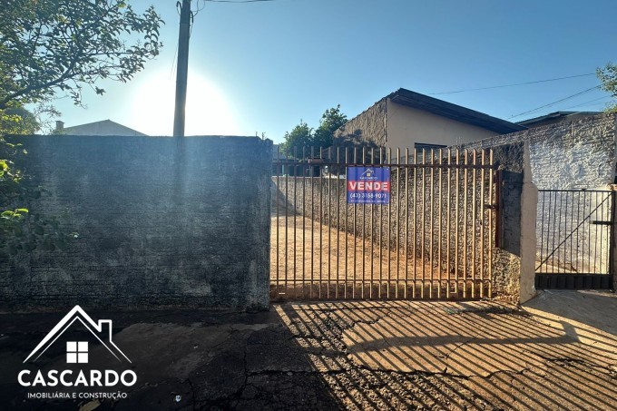 Casa na Av Senador Souza Naves